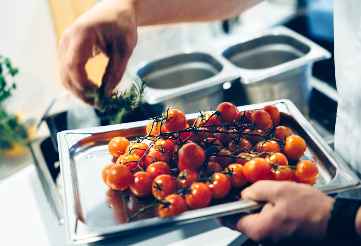 Svenska tomater året runt till Sveriges restauranger